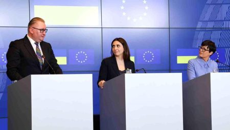 Ukrayna ve Moldova AB’ye üyelik müzakerelerinde birinci fasıl kümelerini açtı